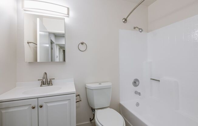 2 beds, 2 baths, 930 sqft, $2,495, Unit 109