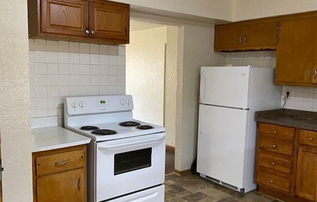 3 beds, 1 bath, $1,099