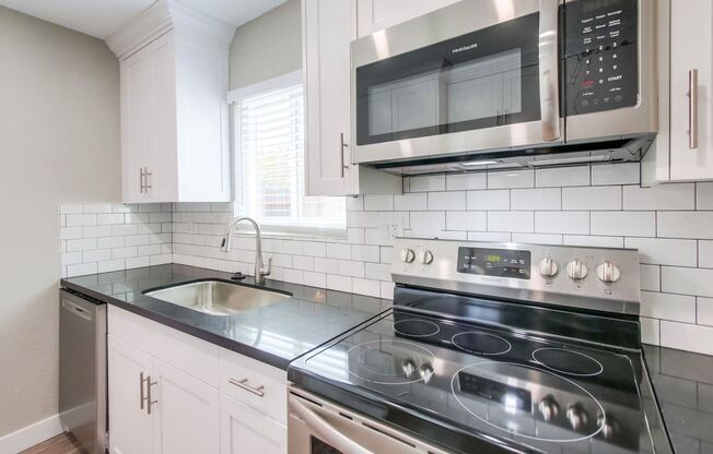 1 bed, 1 bath, 600 sqft, $2,295, Unit 106