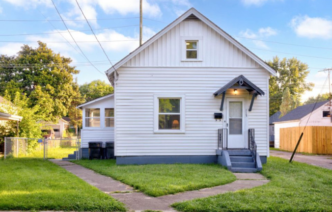 115 GILLETTE AVE