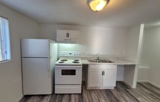 Studio, 1 bath, 600 sqft, $725