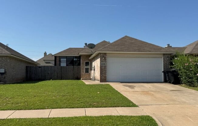 3 bed in Moore schools new paint, ready for move in!