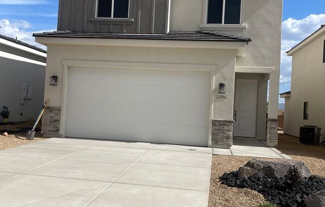 FOUR BEDROOM!!! White Trails Home!!!