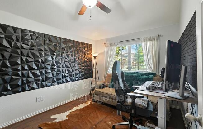 7114 WATERBURY DR