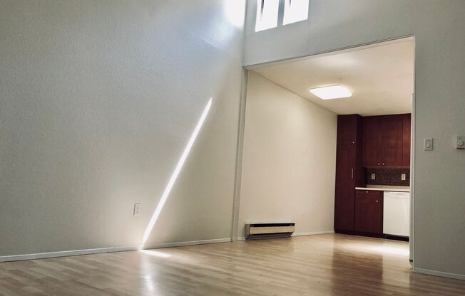 Highly Desirable Corner End-Unit in the Fairwood Area of Renton!