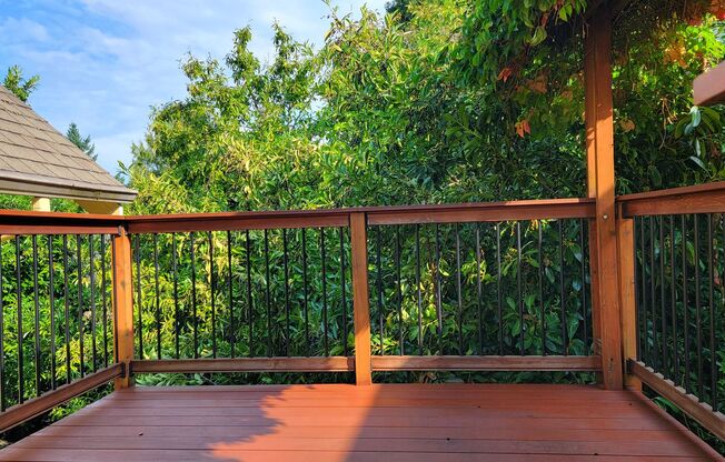 Bright and Spacious vintage 2 bedroom apartment in Multnomah Village