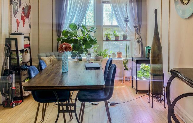 1 bed, 1 bath, 834 sqft, $1,950, Unit 436-1H