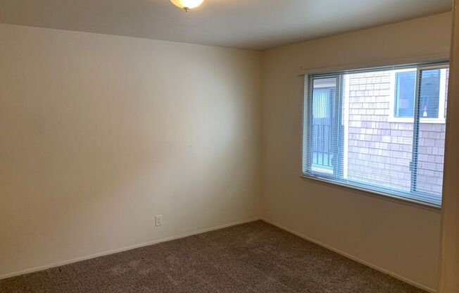 1 bed, 1 bath, $2,500, Unit 12