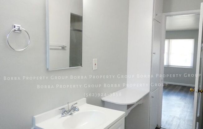 Studio, 1 bath, 355 sqft, $1,290, Unit 06