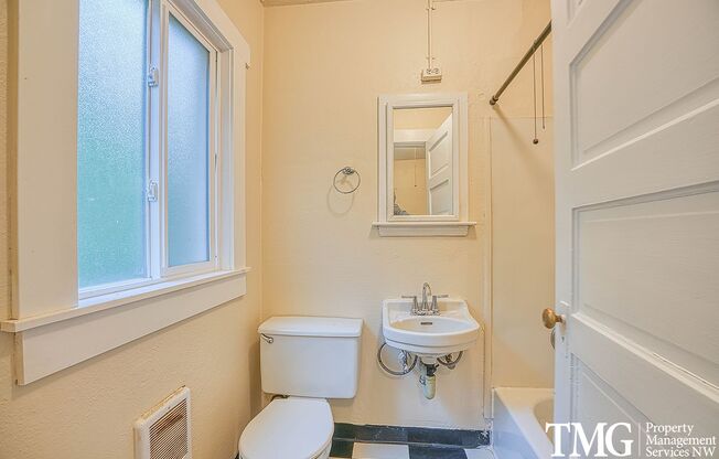 1 bed, 1 bath, 450 sqft, $1,225, Unit 4