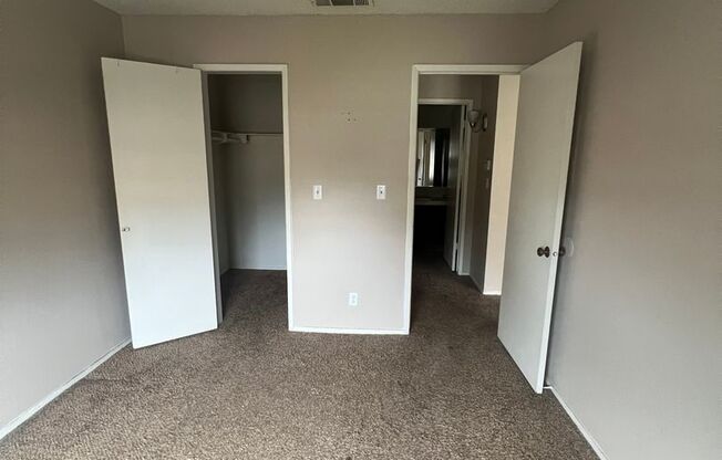 1 bed, 1 bath, 800 sqft, $1,095, Unit 3278 Denver Ave #7A