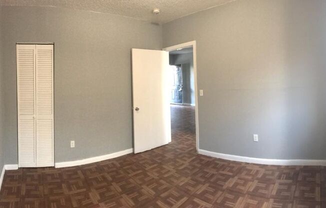 2 beds, 1 bath, $1,700, Unit 1117-11