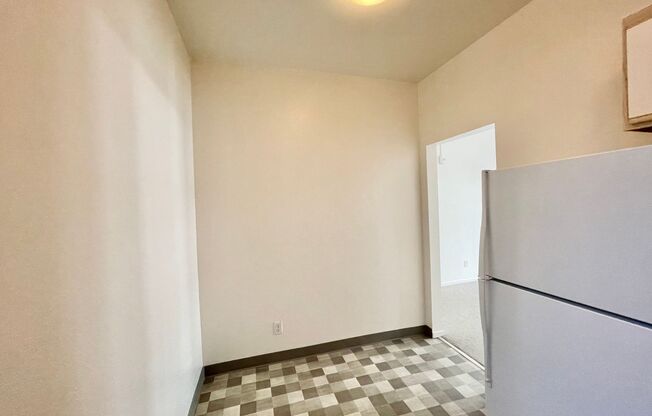 Studio, 1 bath, $1,795, Unit 700 Laguna Street, #108