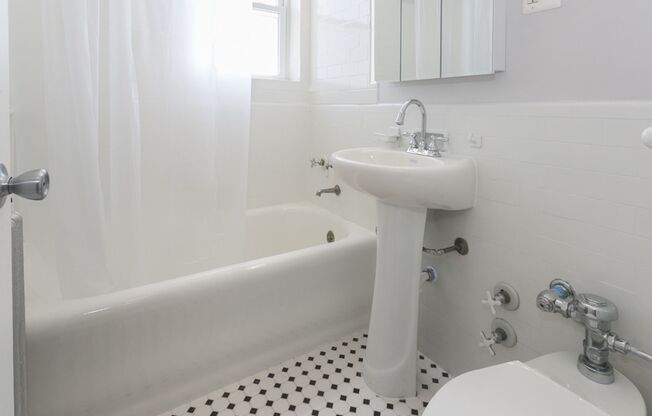 Studio, 1 bath, $1,045, Unit 505