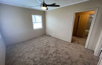 2 beds, 1 bath, $1,095