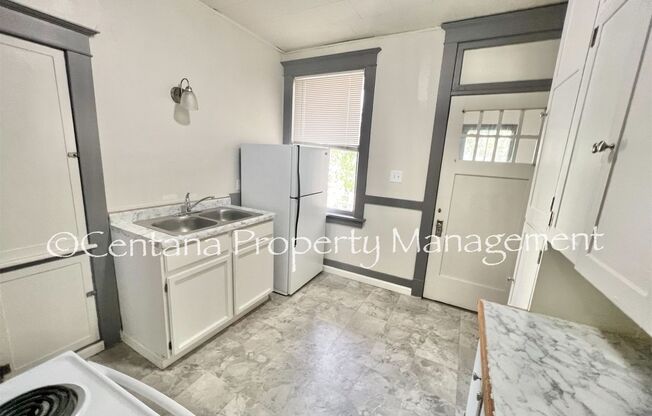 Studio, 1 bath, 650 sqft, $800, Unit 812