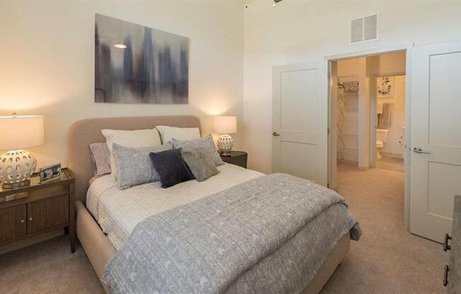Spacious bedrooms fit queen bedding at 2000 West Creek Apartments, Virginia, 23238