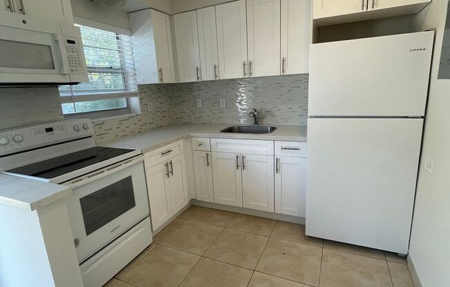10 SW 30TH CT