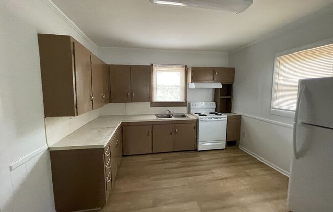 2 beds, 1 bath, $1,049