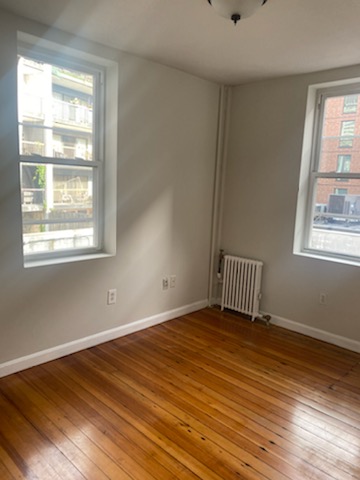 2 beds, 1 bath, $3,500, Unit 4