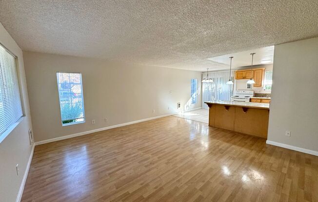 4007 - 4009 SE 33rd Place