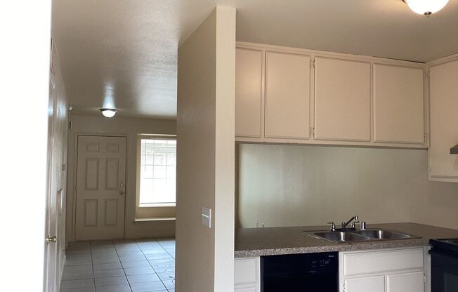 2 beds, 1.5 baths, $1,295, Unit 171