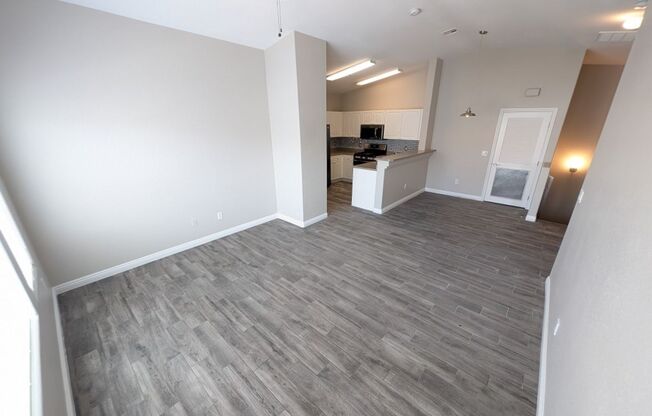 8708 TOMNITZ AVE #101
