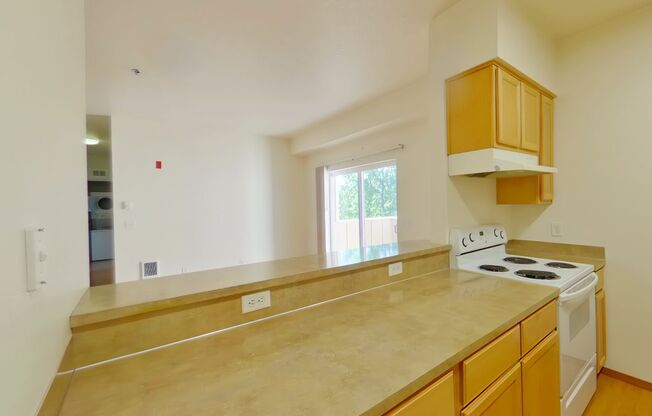 2 beds, 1 bath, $1,700, Unit 304