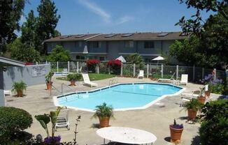 2bd/2ba Upper Unit In Quail Ridge!!