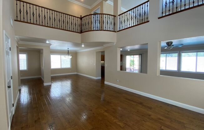 SUPER UPGRADED 3BD/2.5BA HOME W/ POOL/SPA!!