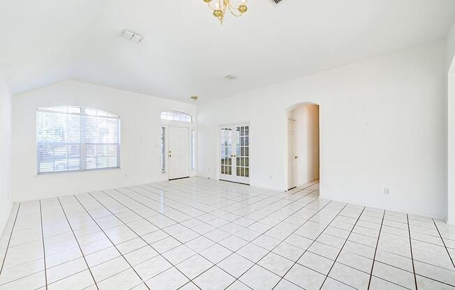 2710 LOGAN DR