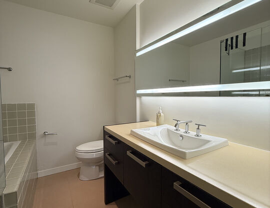 1 bed, 1.5 baths, 853 sqft, $2,950, Unit 603
