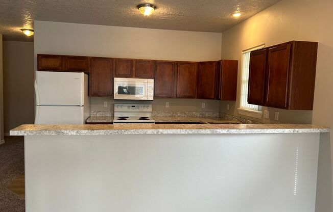 3 beds, 2 baths, 1,274 sqft, $1,995, Unit 307