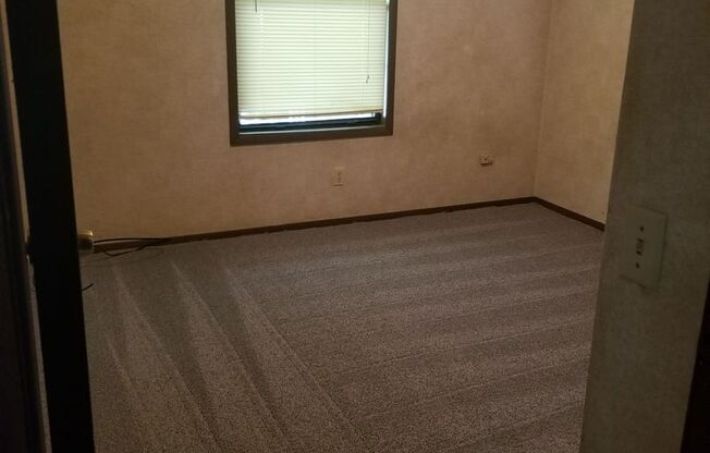 1 bed, 1 bath, $1,095, Unit 906