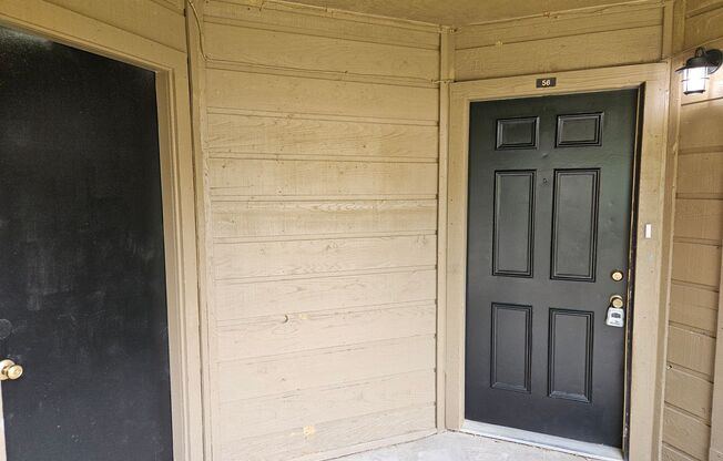 Nice upstairs fourplex unit in Euless