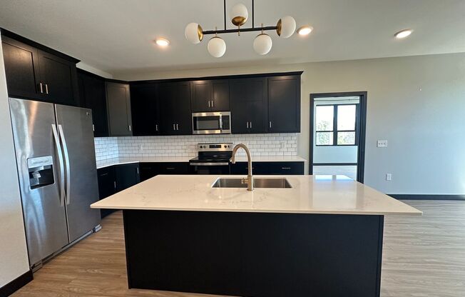2 beds, 2 baths, 1,000 sqft, $1,850, Unit 302