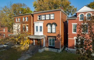 Awesome apartment in Old Louisville