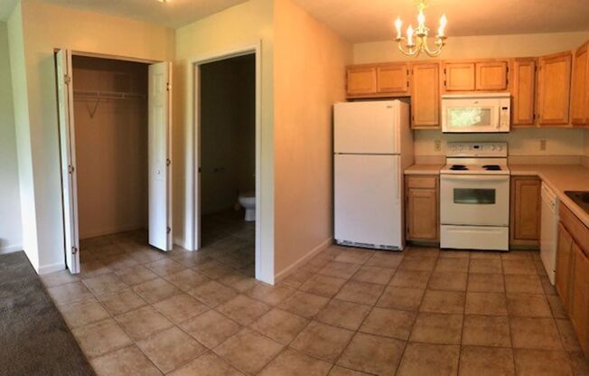 2 beds, 1.5 baths, 850 sqft, $1,500, Unit 5784 #3