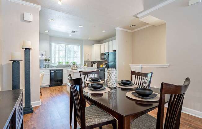 Dining Table at Palazzo Townhomes, Phoenix