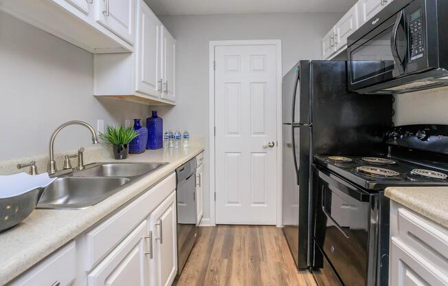 2 beds, 2 baths, 1,070 sqft, $1,129