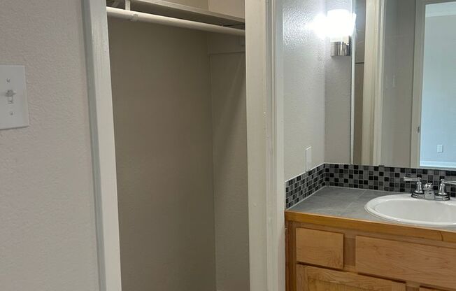 Studio, 1 bath, 400 sqft, $950, Unit ABB-1-125