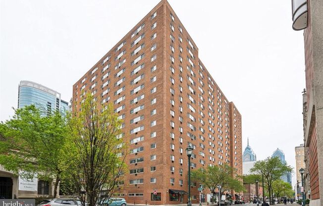Studio, 1 bath, 420 sqft, $1,400, Unit 901