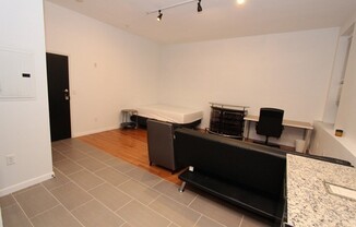 Studio, 1 bath, 500 sqft, $2,750, Unit 2-2