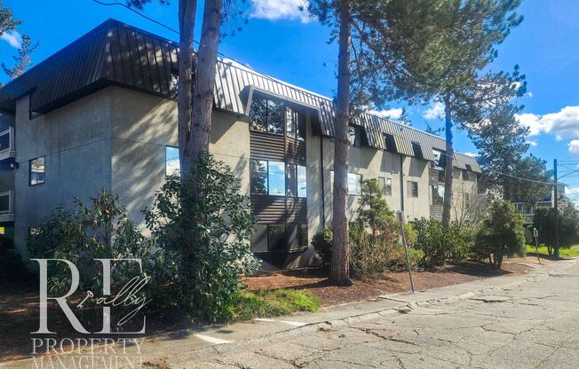 Spacious & Secure Ground-Level Living Near Waterfront Parks