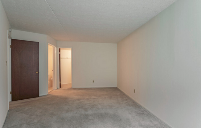 2 beds, 1.5 baths, 980 sqft, $1,300, Unit 308