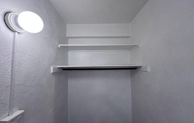 Studio, 1 bath, 400 sqft, $865, Unit 304