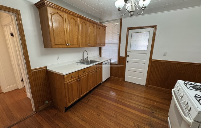 54 MONTFERN AVE