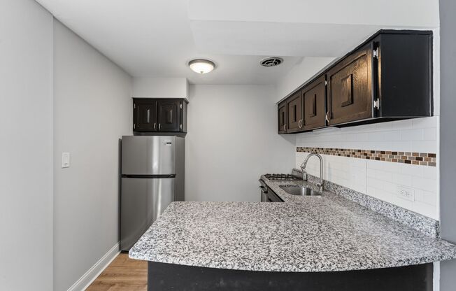 Studio, 1 bath, 336 sqft, $1,550, Unit 506