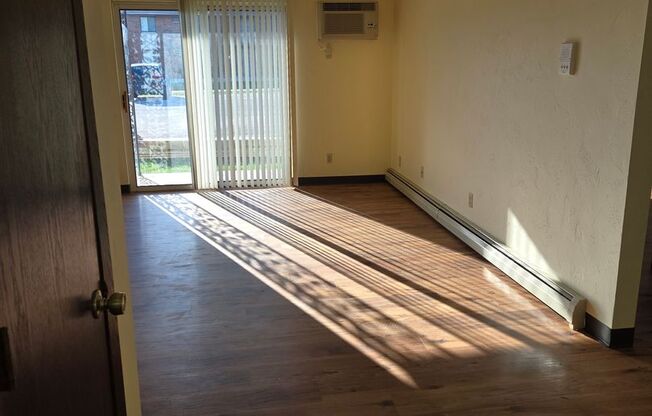 1 bed, 1 bath, 595 sqft, $959, Unit 1640-03