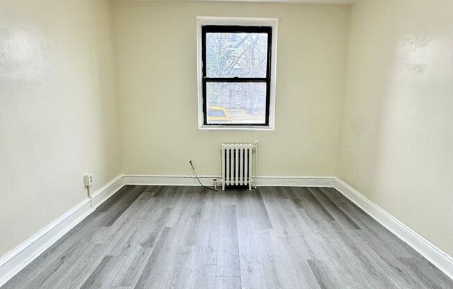 2 beds, 1 bath, $1,100, Unit G2